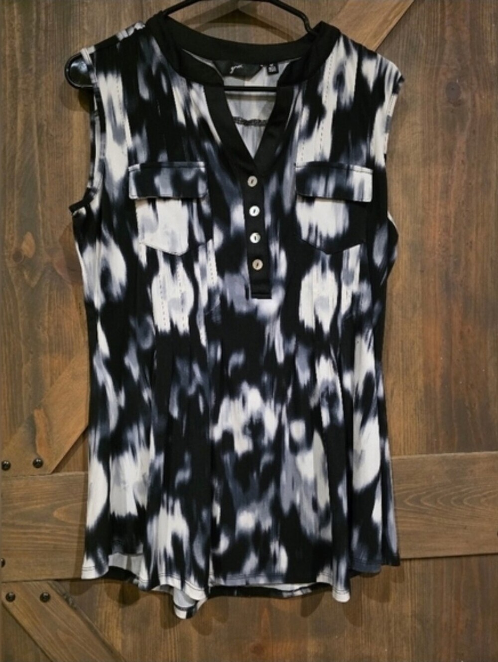 GNW Black and White Sleeveless Women's Top Size Medium - Picture 4 of 4